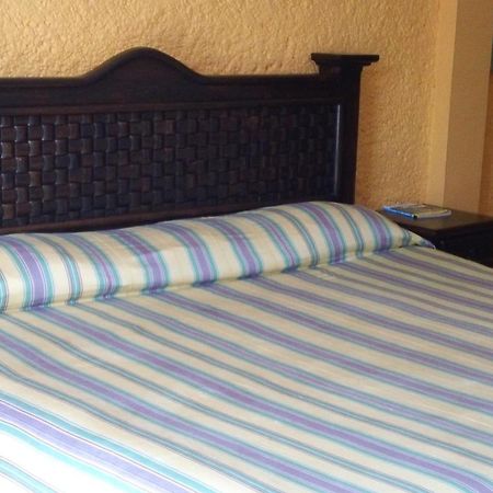 Hotel Villa Monarca Inn Zitácuaro Стая снимка