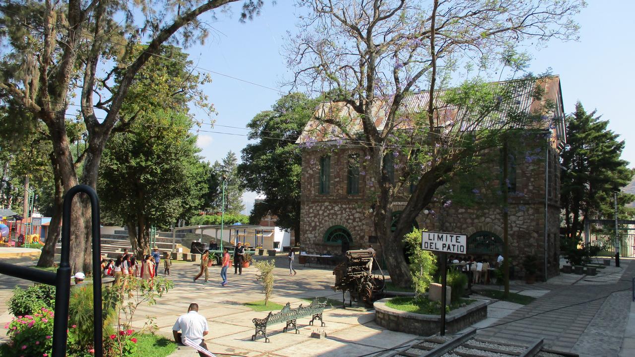 Hotel Villa Monarca Inn Zitácuaro Екстериор снимка