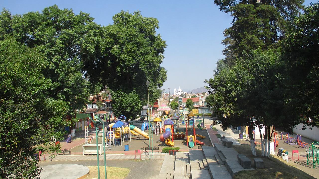 Hotel Villa Monarca Inn Zitácuaro Екстериор снимка
