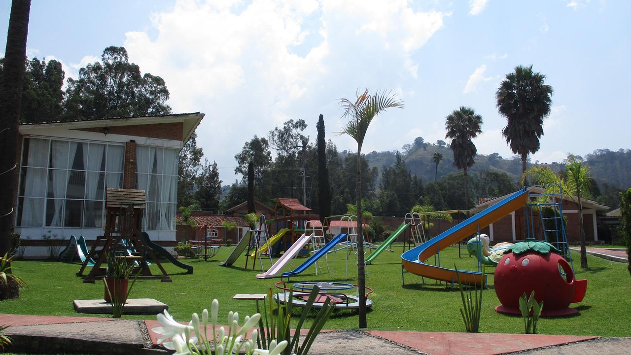 Hotel Villa Monarca Inn Zitácuaro Екстериор снимка
