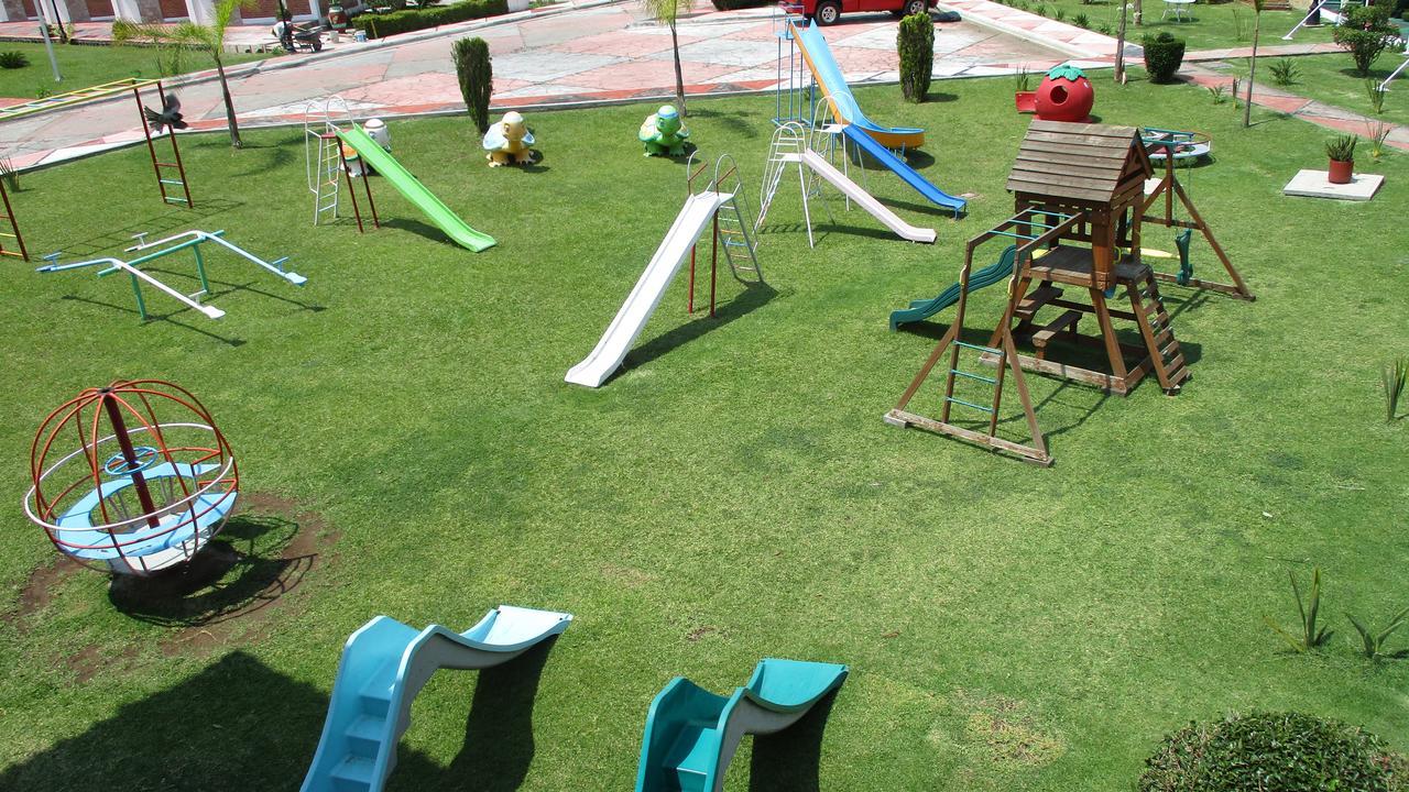 Hotel Villa Monarca Inn Zitácuaro Екстериор снимка