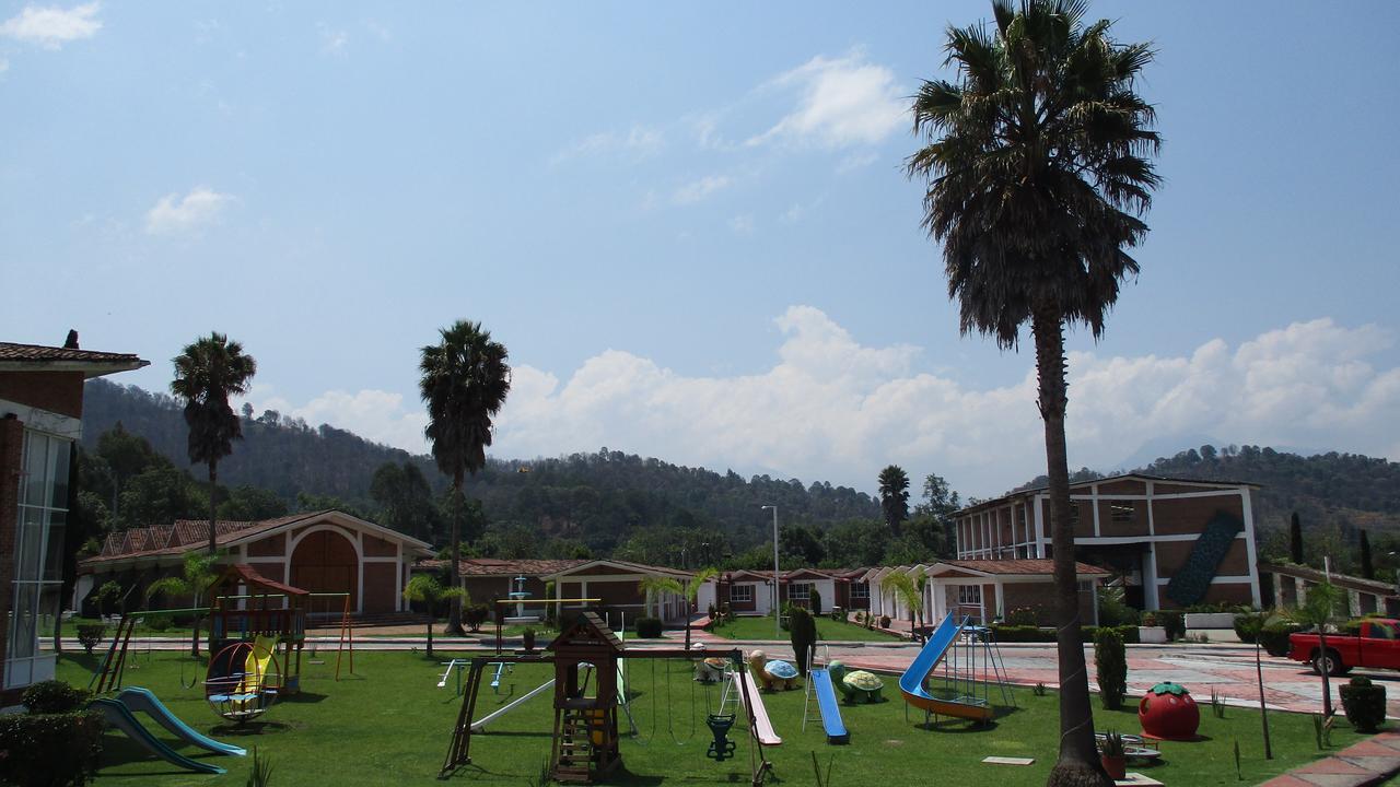 Hotel Villa Monarca Inn Zitácuaro Екстериор снимка