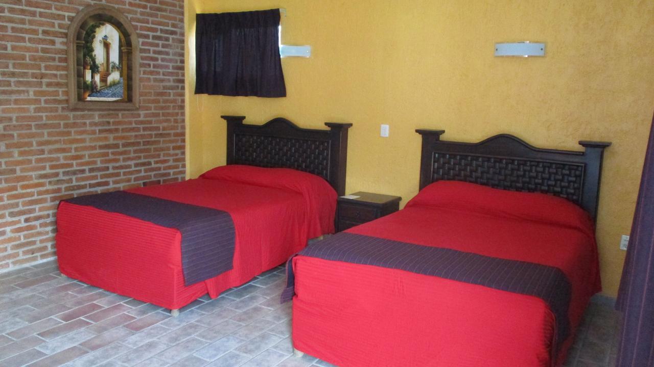 Hotel Villa Monarca Inn Zitácuaro Екстериор снимка