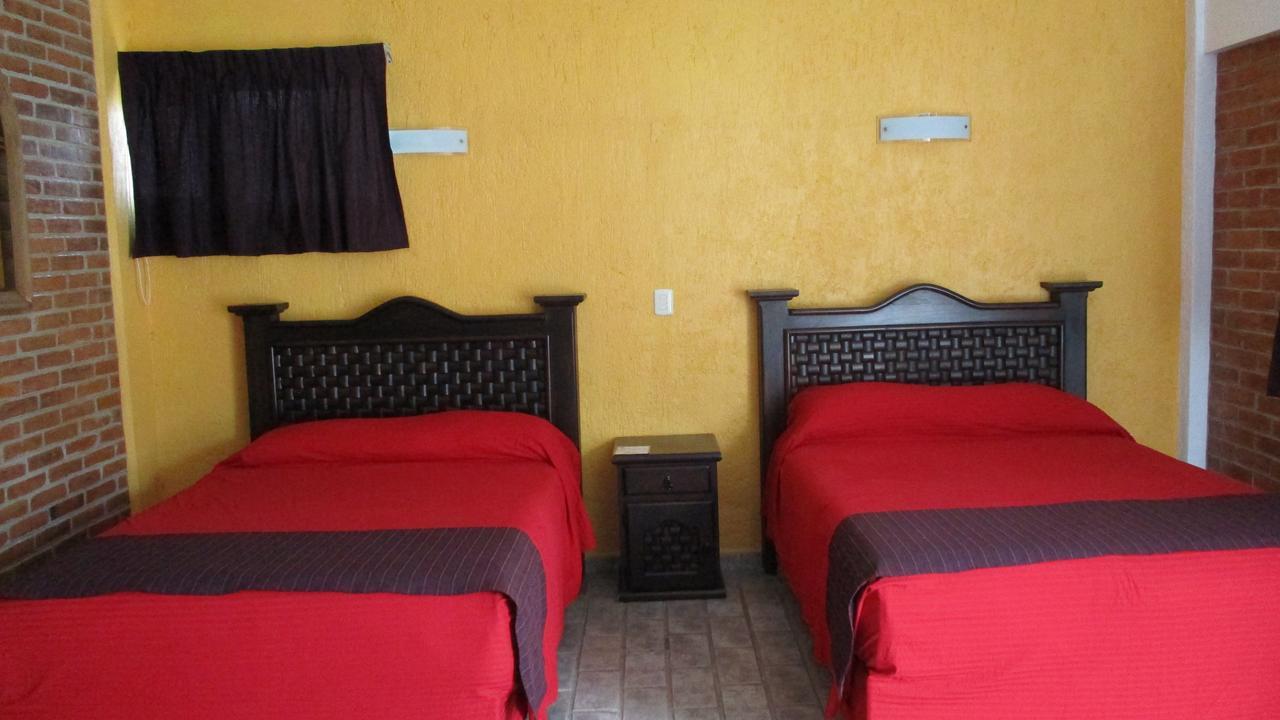 Hotel Villa Monarca Inn Zitácuaro Екстериор снимка