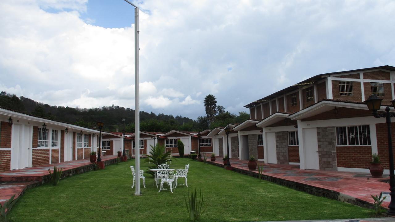 Hotel Villa Monarca Inn Zitácuaro Екстериор снимка