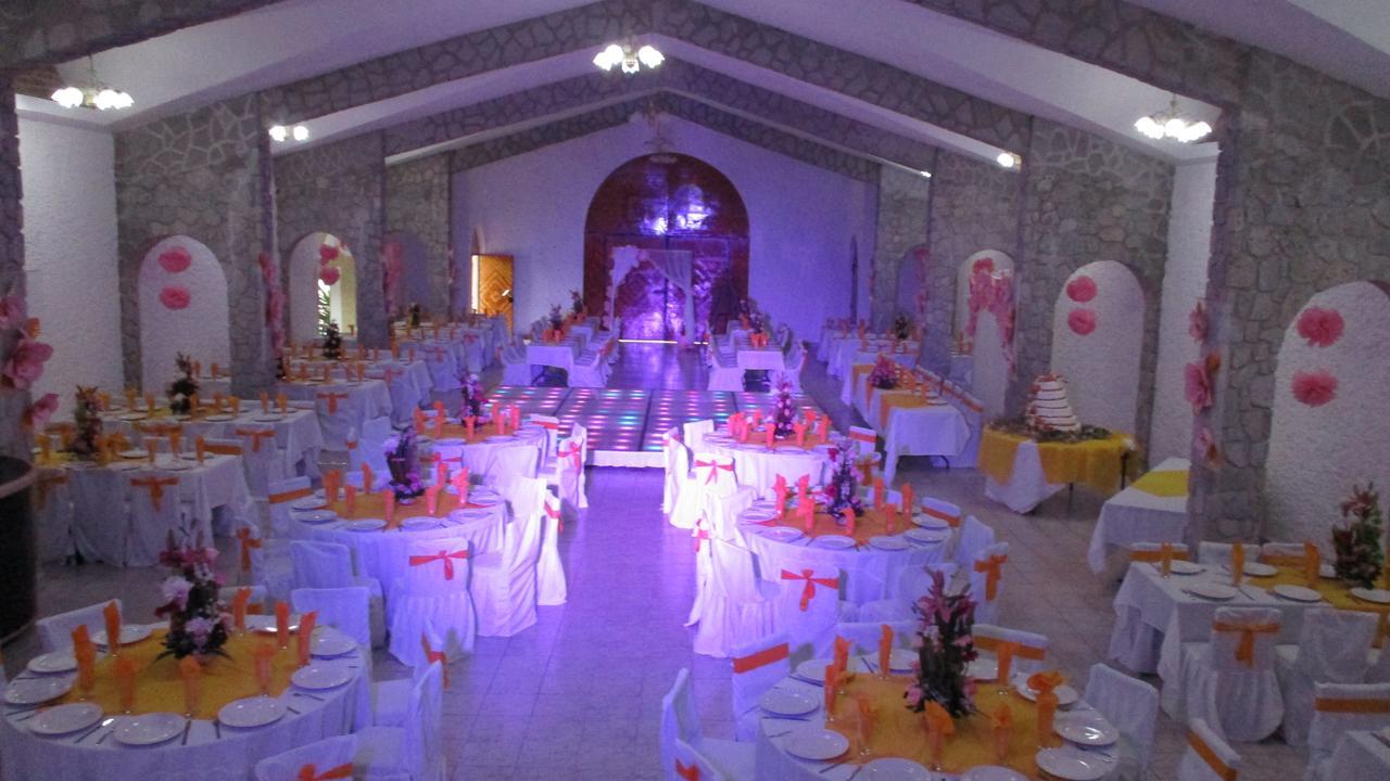 Hotel Villa Monarca Inn Zitácuaro Екстериор снимка