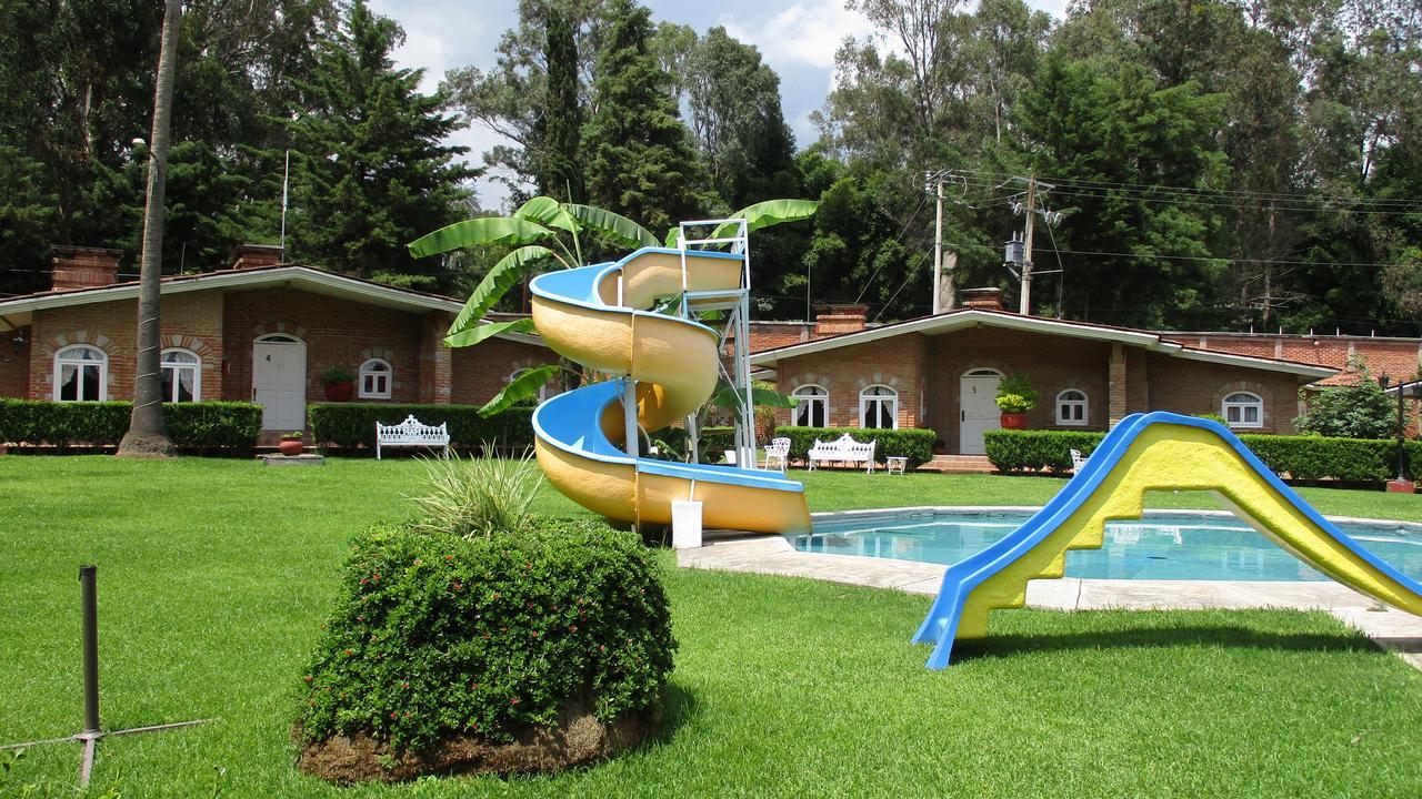 Hotel Villa Monarca Inn Zitácuaro Екстериор снимка