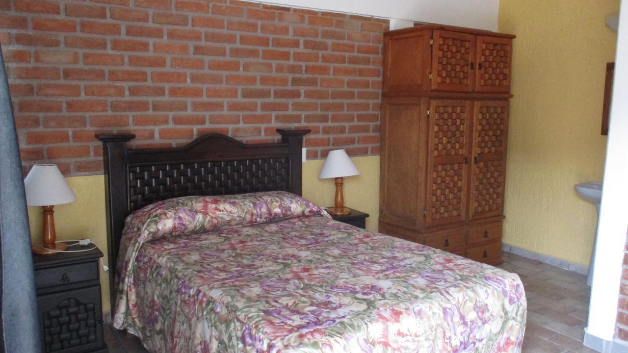 Hotel Villa Monarca Inn Zitácuaro Екстериор снимка