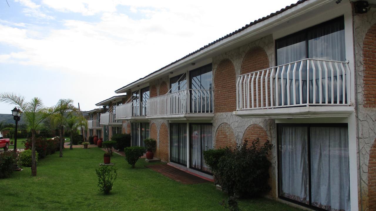 Hotel Villa Monarca Inn Zitácuaro Екстериор снимка