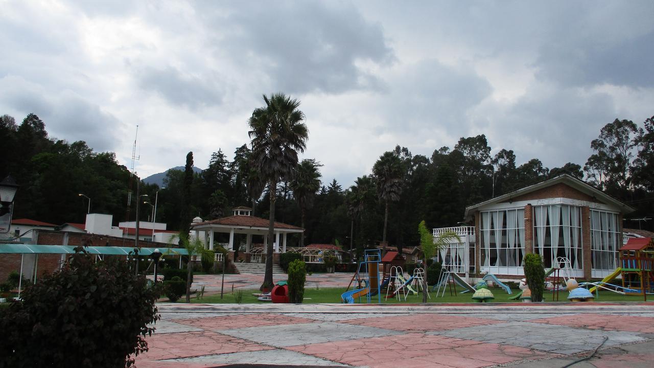 Hotel Villa Monarca Inn Zitácuaro Екстериор снимка