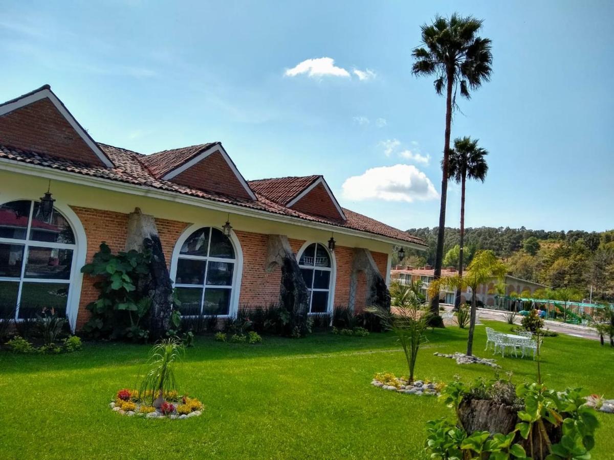 Hotel Villa Monarca Inn Zitácuaro Екстериор снимка