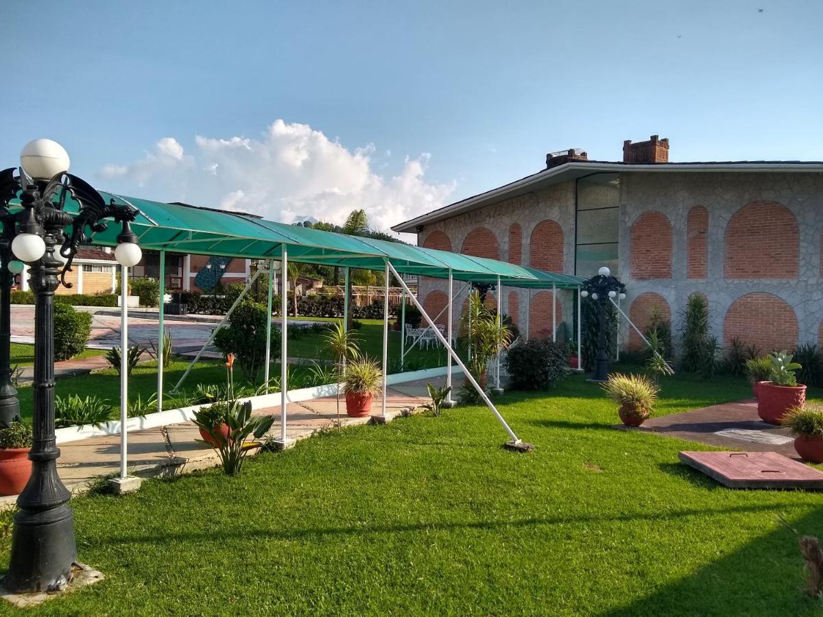 Hotel Villa Monarca Inn Zitácuaro Екстериор снимка