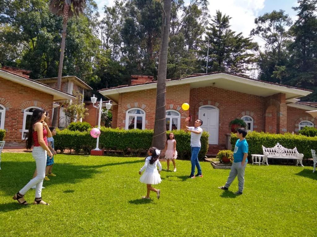 Hotel Villa Monarca Inn Zitácuaro Екстериор снимка